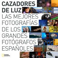 CAZADORES DE LUZ | 9788482984223 | A.A.V.V.