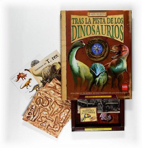 TRAS LA PISTA DE LOS DINOSAURIOS | 9788467527674 | GREEN, JEN | Llibreria L'Illa - Llibreria Online de Mollet - Comprar llibres online