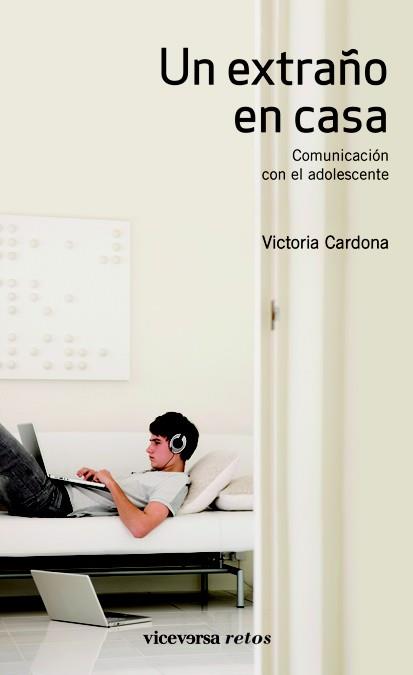 EXTRAÑO EN CASA, UN | 9788492819676 | CARDONA, VICTORIA | Llibreria L'Illa - Llibreria Online de Mollet - Comprar llibres online